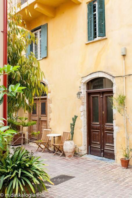 History & Culture In Old Town Chania La Canée Extérieur photo